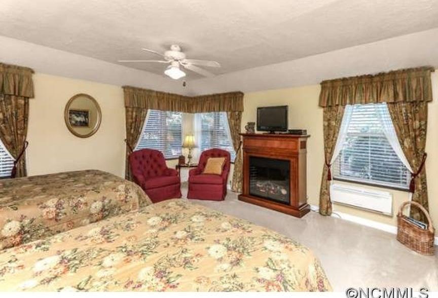 Brookside Mountain Mist Bed & Breakfast